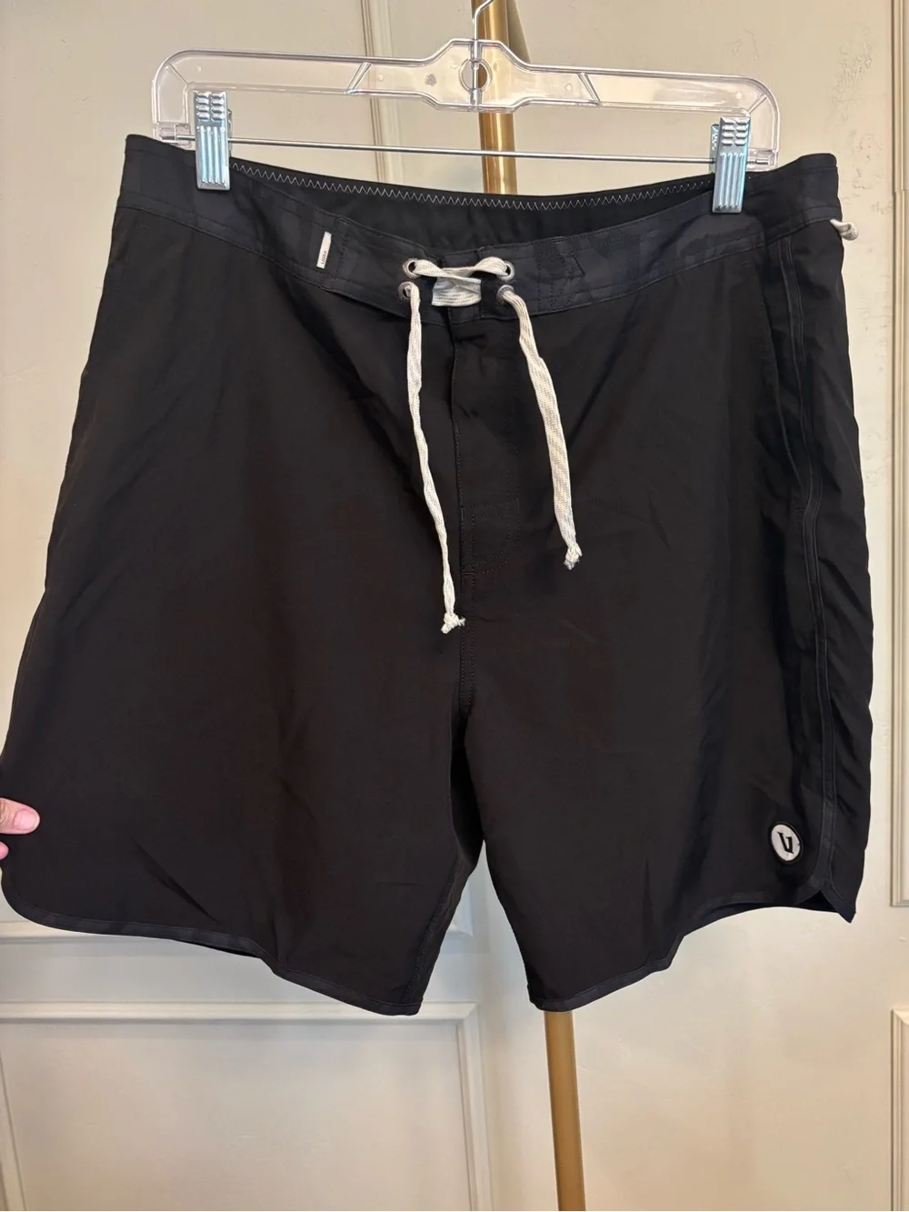 Vuori Black Men's Swim Board Shorts Camo Accent MSRP $78